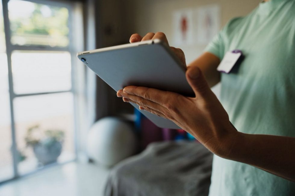Observsmart Mitigate Risk with Proximity-Based, Portable Rounding - ObservSMART